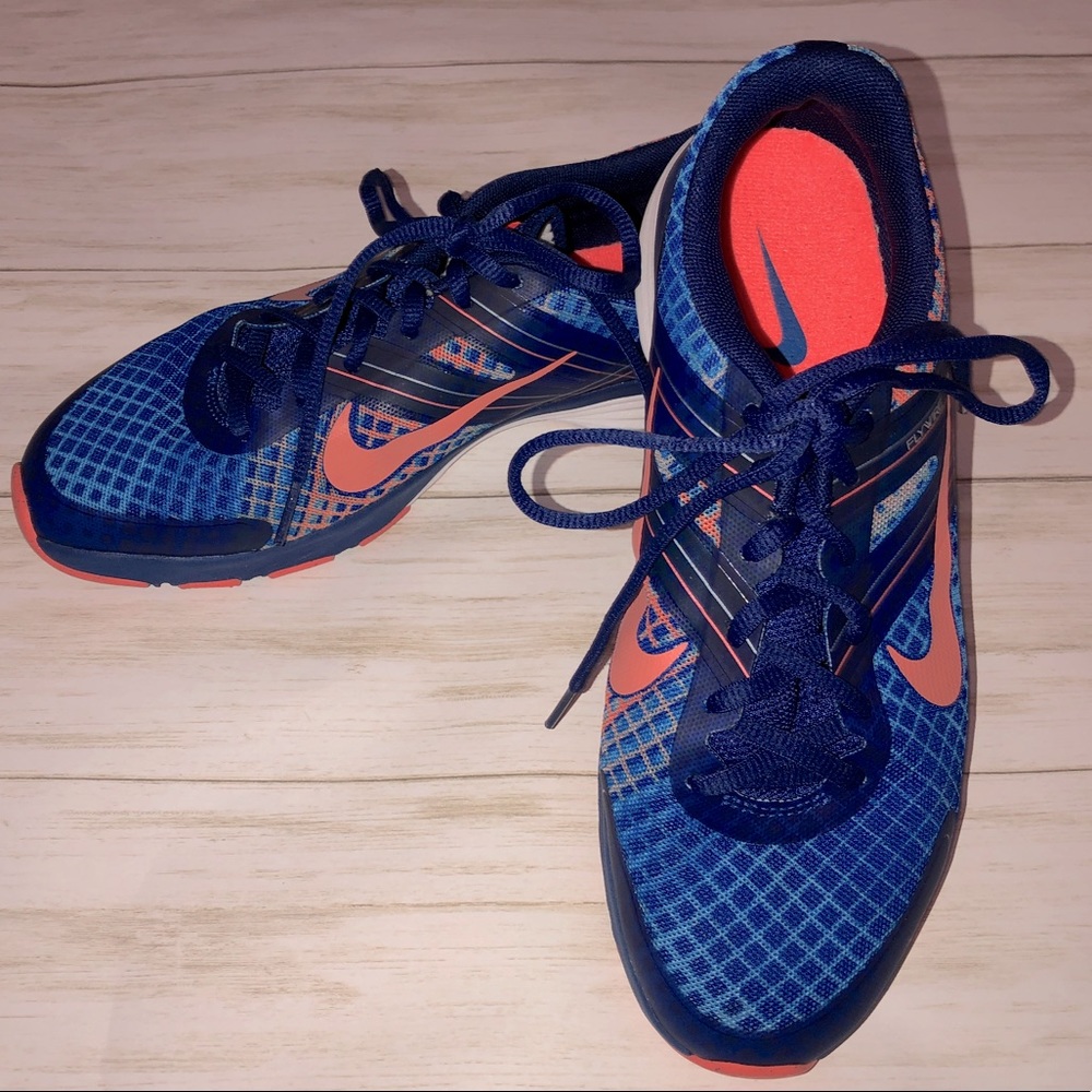 **SOLD**NIKE Women’s Training Sneakers